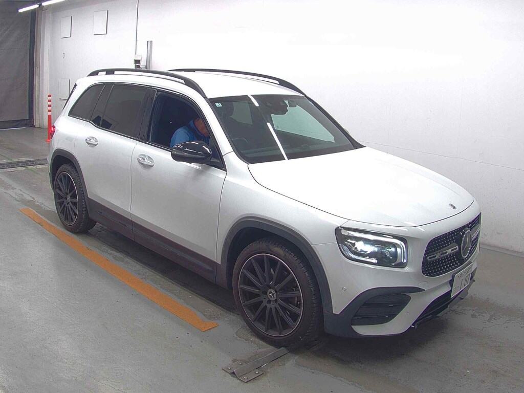 MERCEDES BENZ GLB
