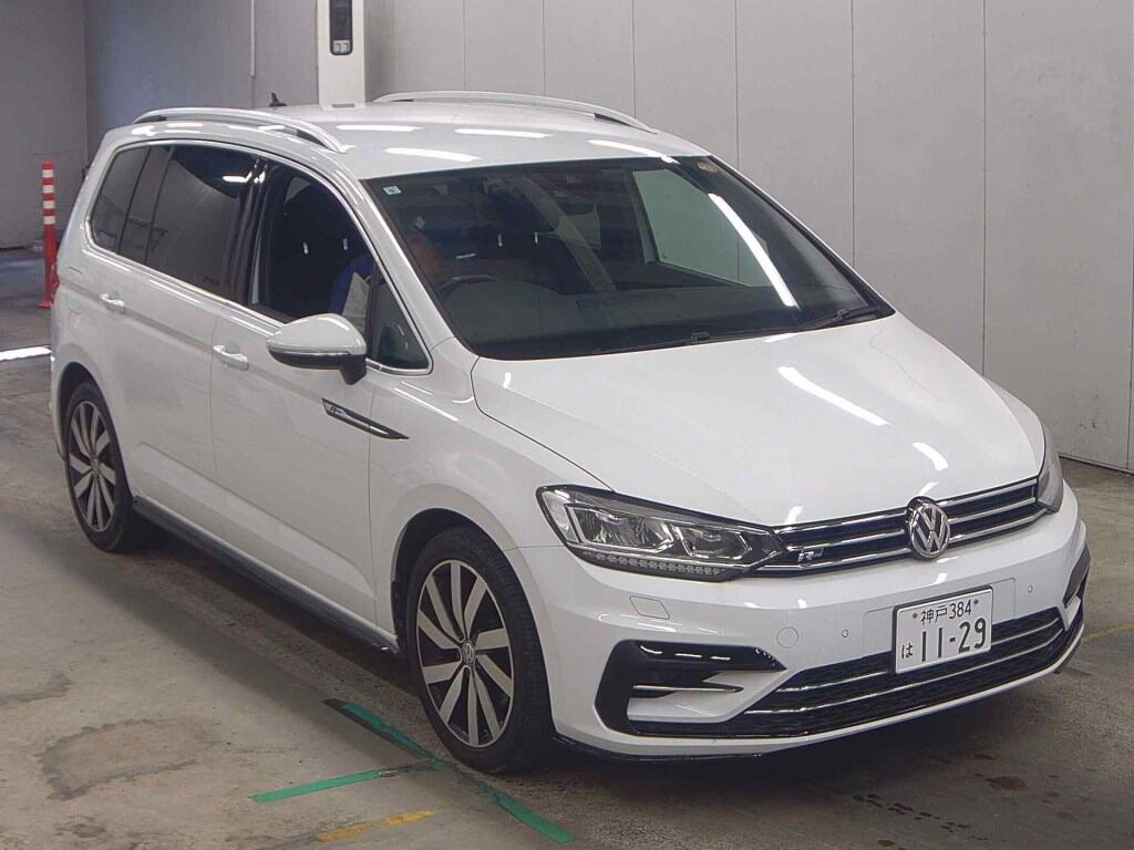 VOLKSWAGEN GOLF TOURAN