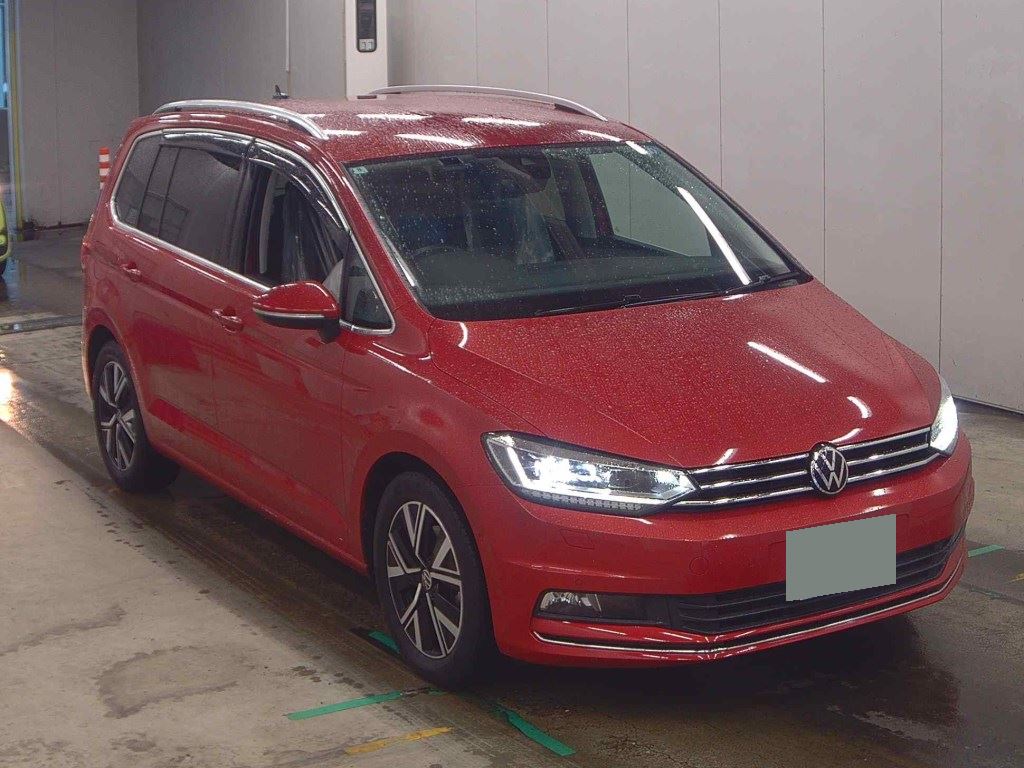 VOLKSWAGEN GOLF TOURAN
