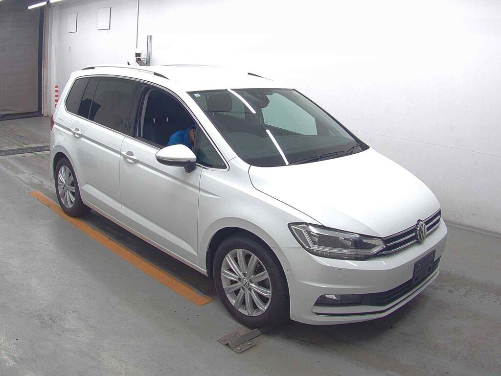 VOLKSWAGEN GOLF TOURAN