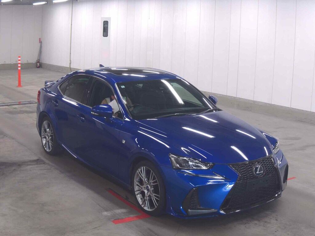 LEXUS IS