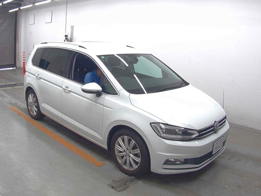 VOLKSWAGEN GOLF TOURAN