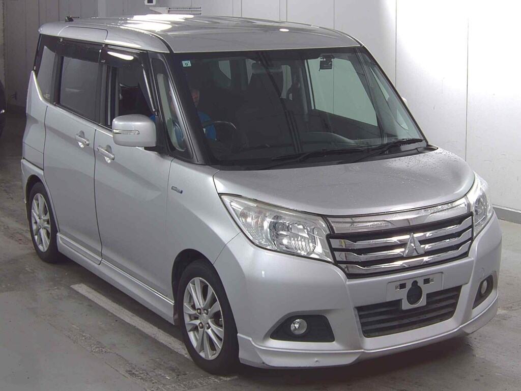 MITSUBISHI DELICA D:2