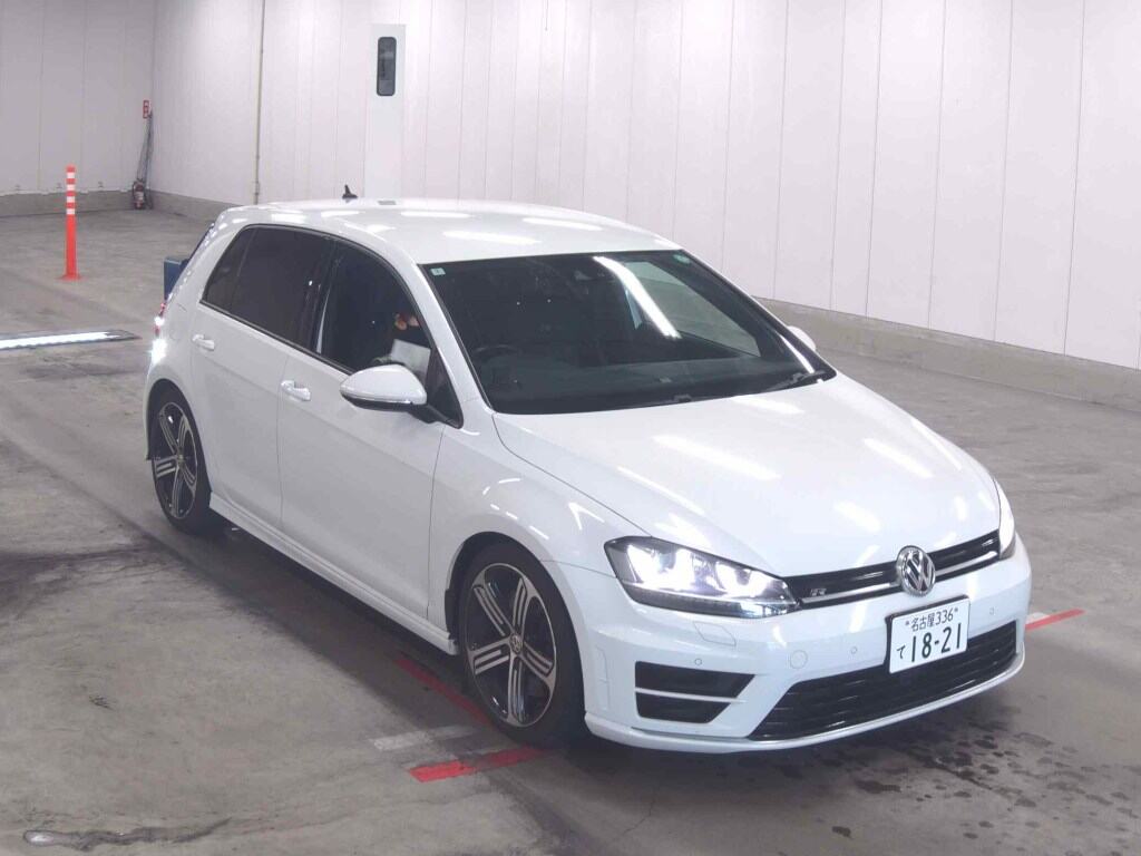 VOLKSWAGEN GOLF R