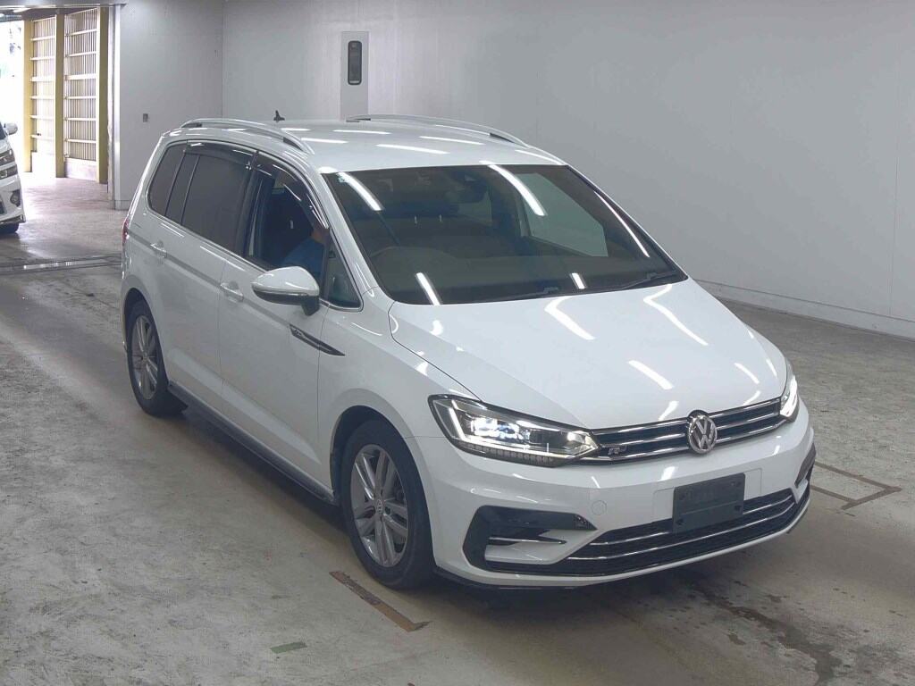 VOLKSWAGEN GOLF TOURAN