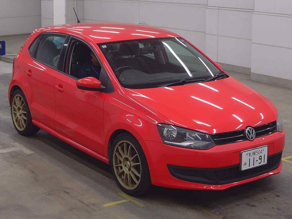 VOLKSWAGEN POLO