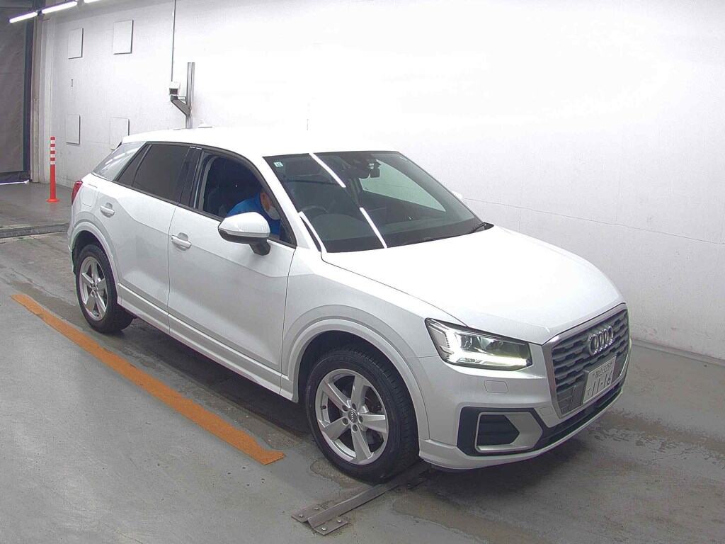 AUDI Q2