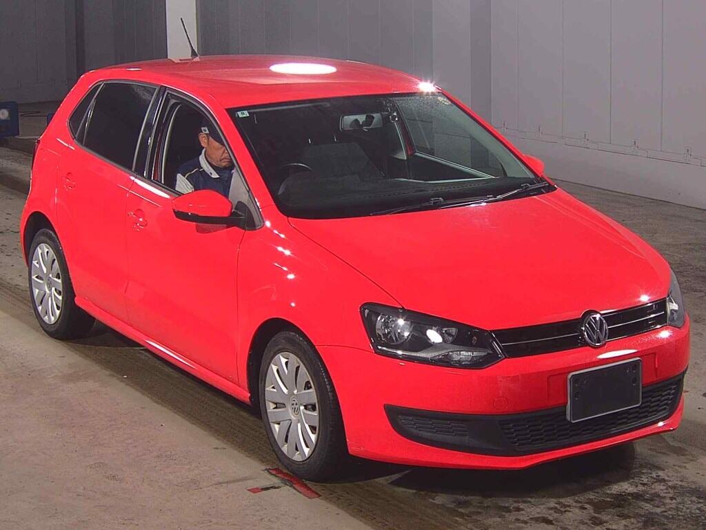 VOLKSWAGEN POLO