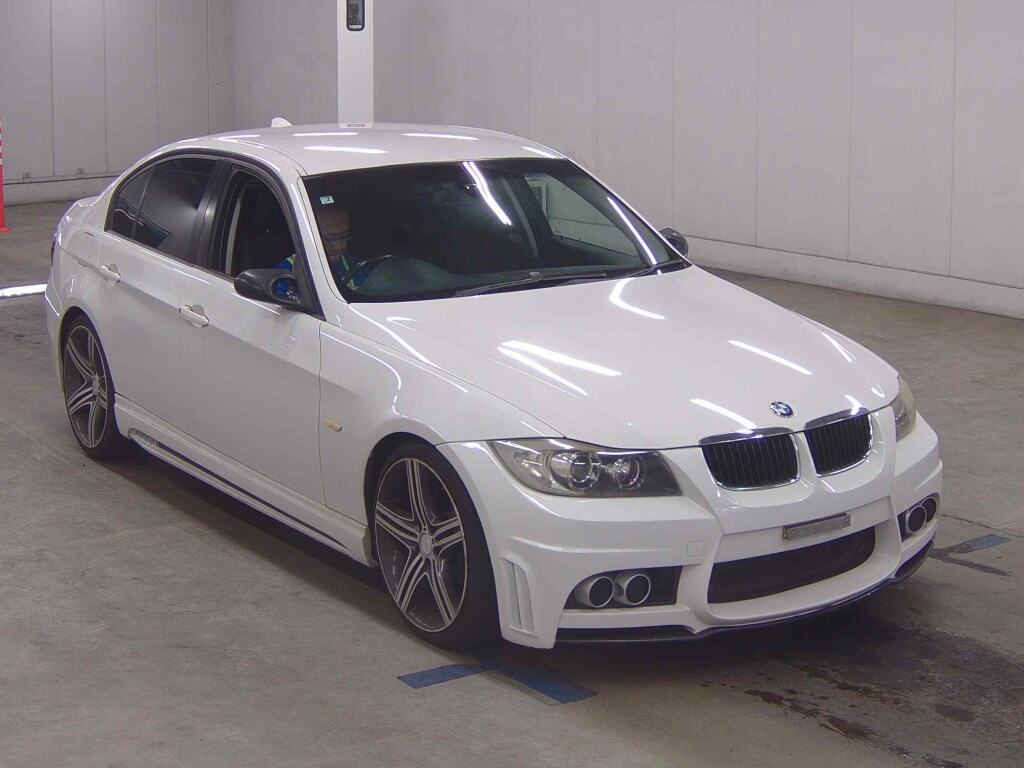 BMW 3 SERIES