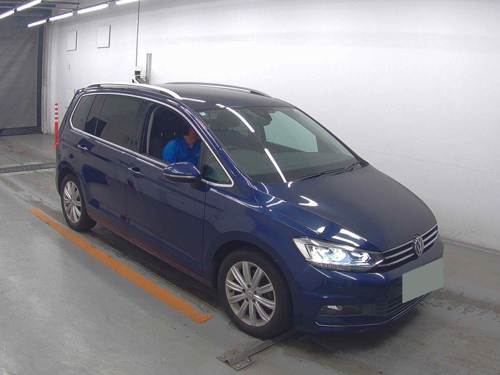 VOLKSWAGEN GOLF TOURAN