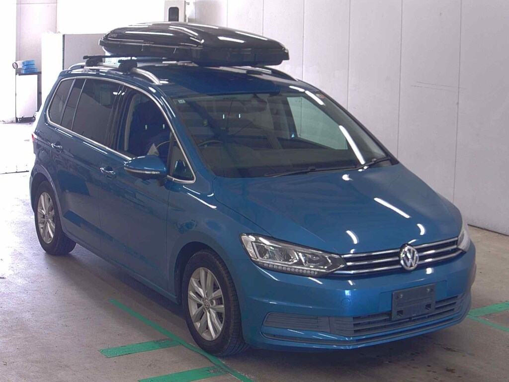 VOLKSWAGEN GOLF TOURAN