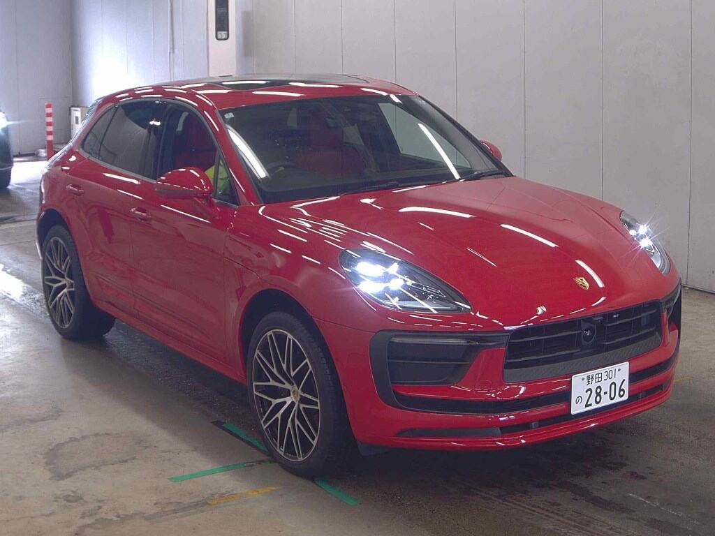 PORSCHE MACAN