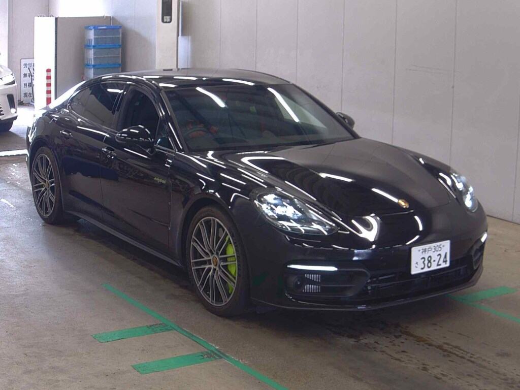 PORSCHE PANAMERA