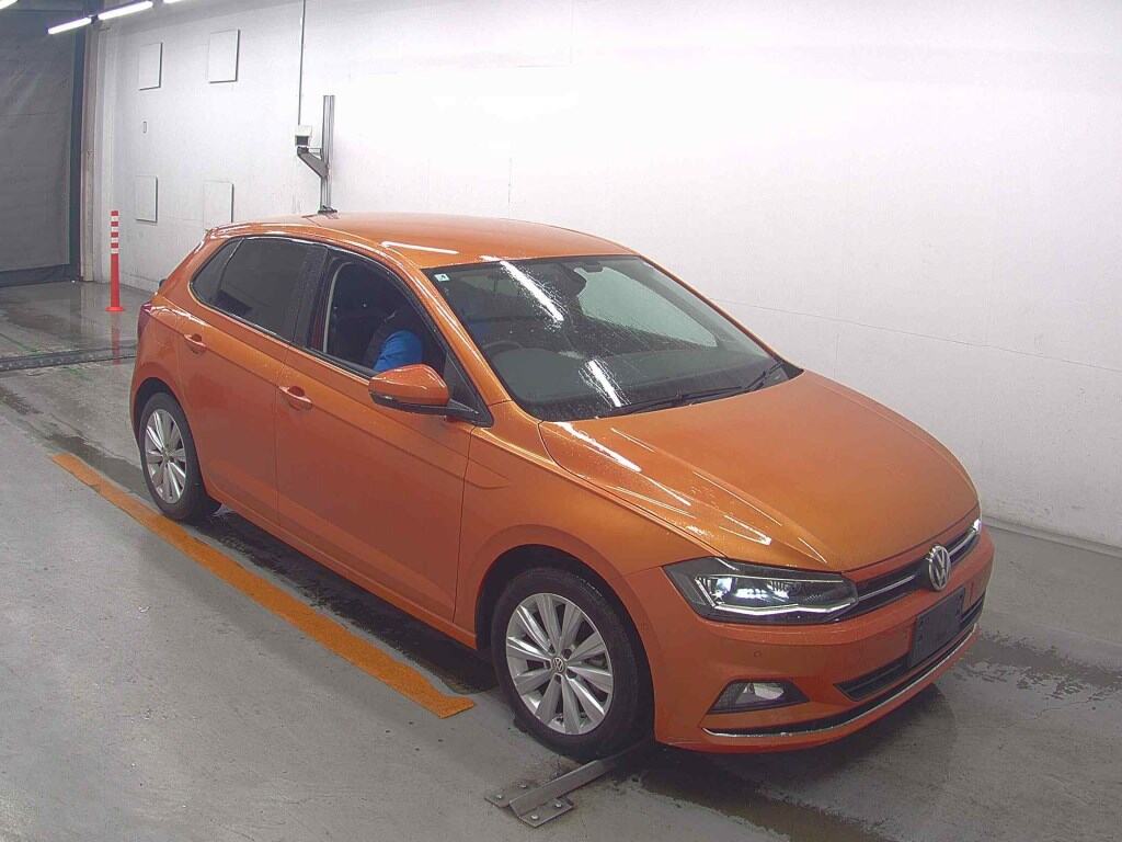 VOLKSWAGEN POLO