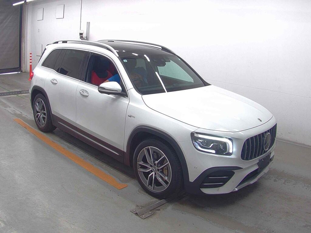 MERCEDES AMG GLB