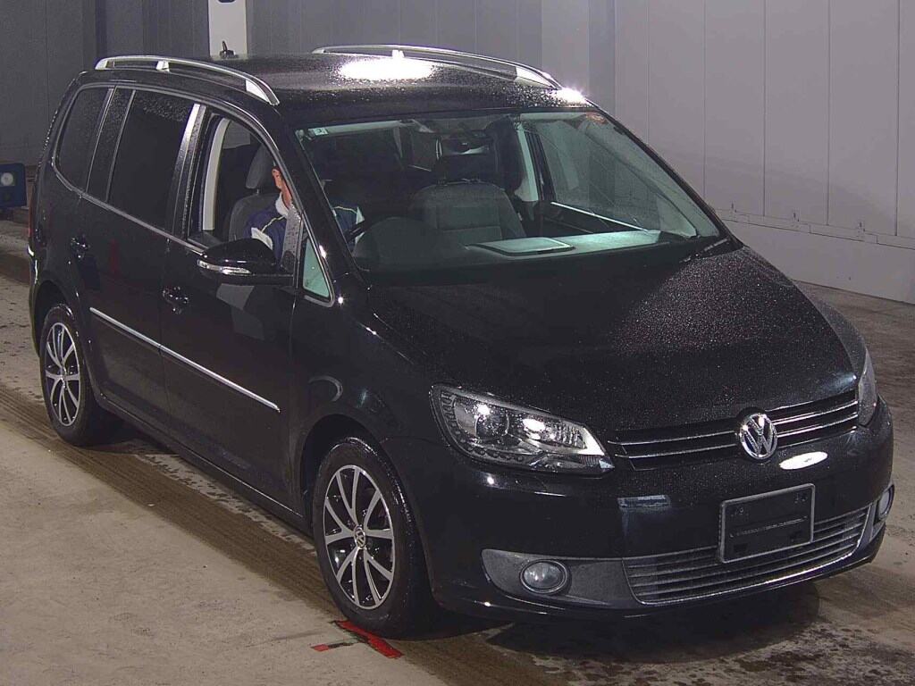 VOLKSWAGEN GOLF TOURAN