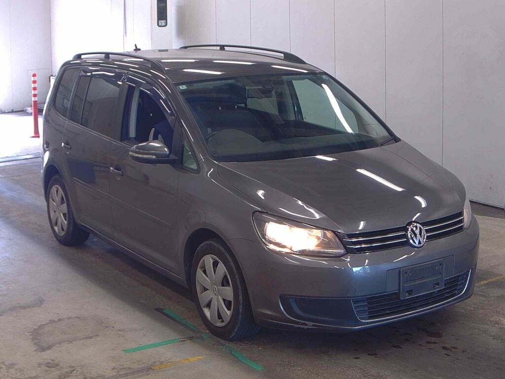 VOLKSWAGEN GOLF TOURAN