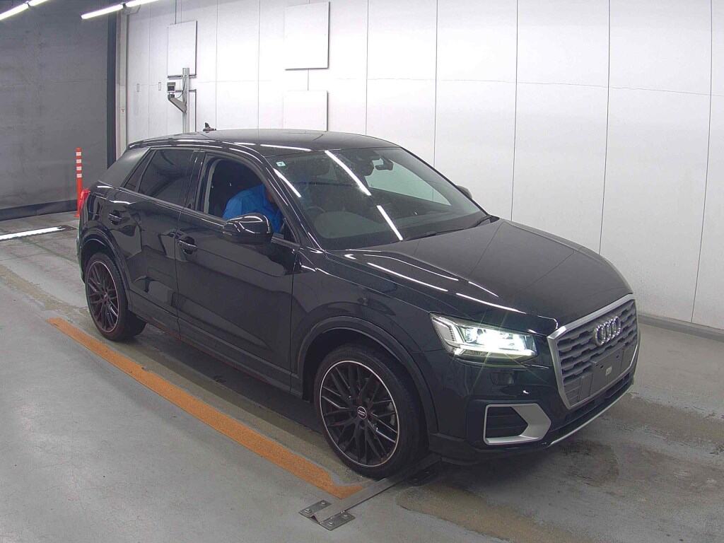 AUDI Q2