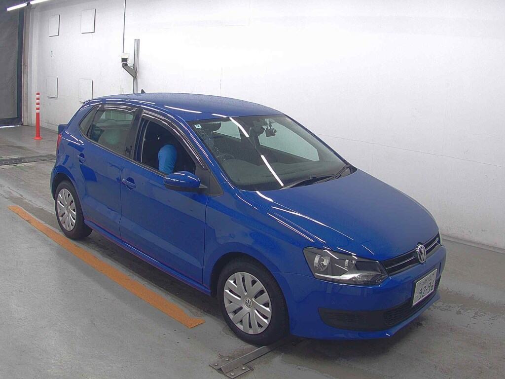 VOLKSWAGEN POLO