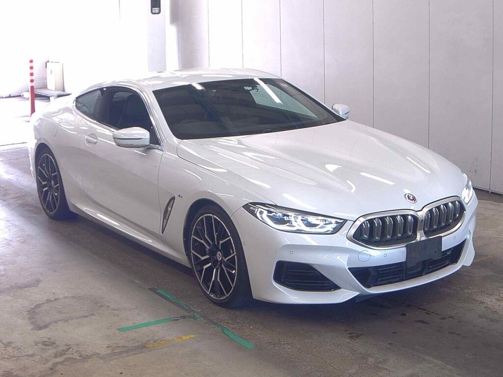 BMW 8 SERIES