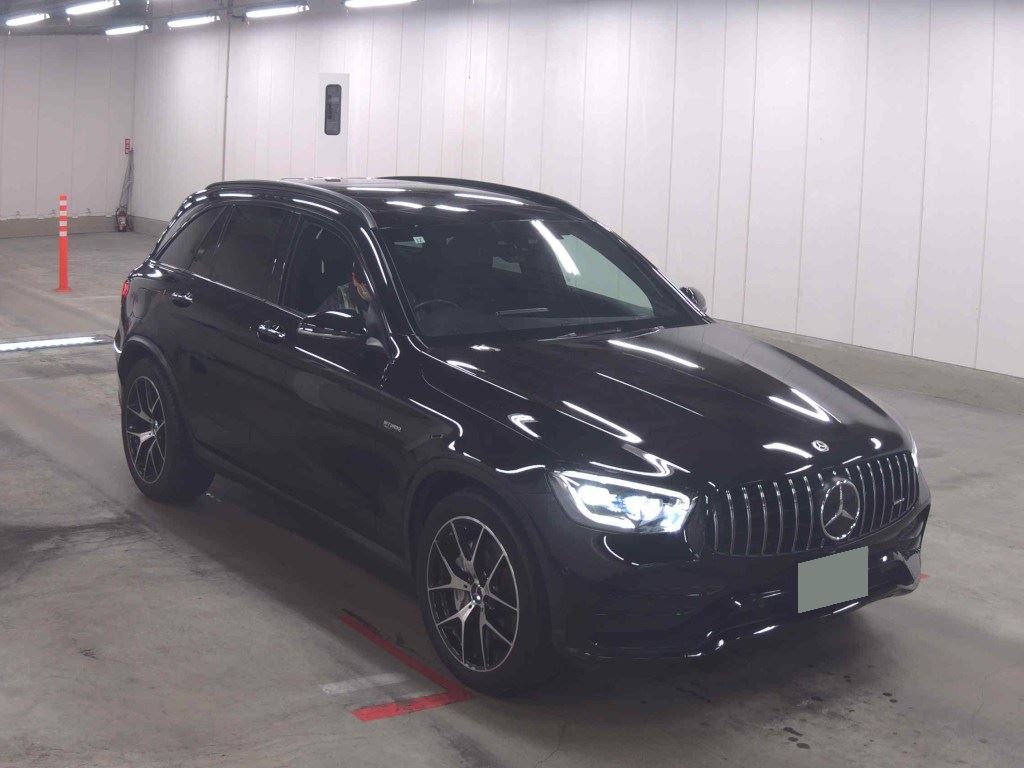 MERCEDES AMG GLC