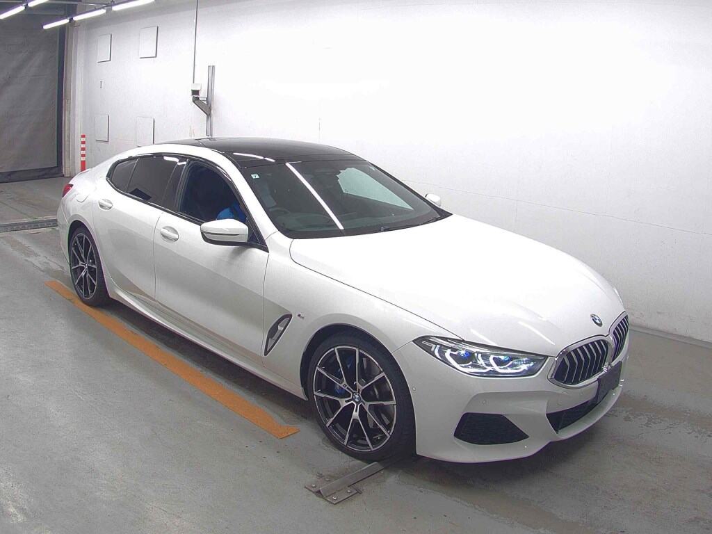 BMW 8 SERIES