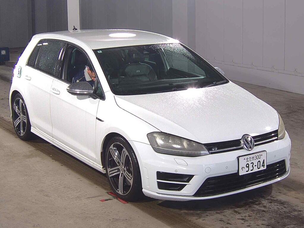 VOLKSWAGEN GOLF R