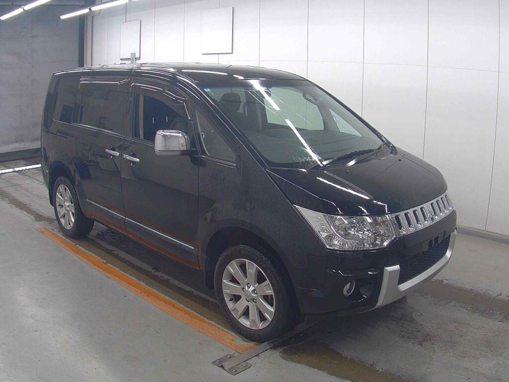 MITSUBISHI DELICA D:5