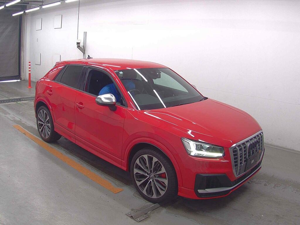 AUDI SQ2
