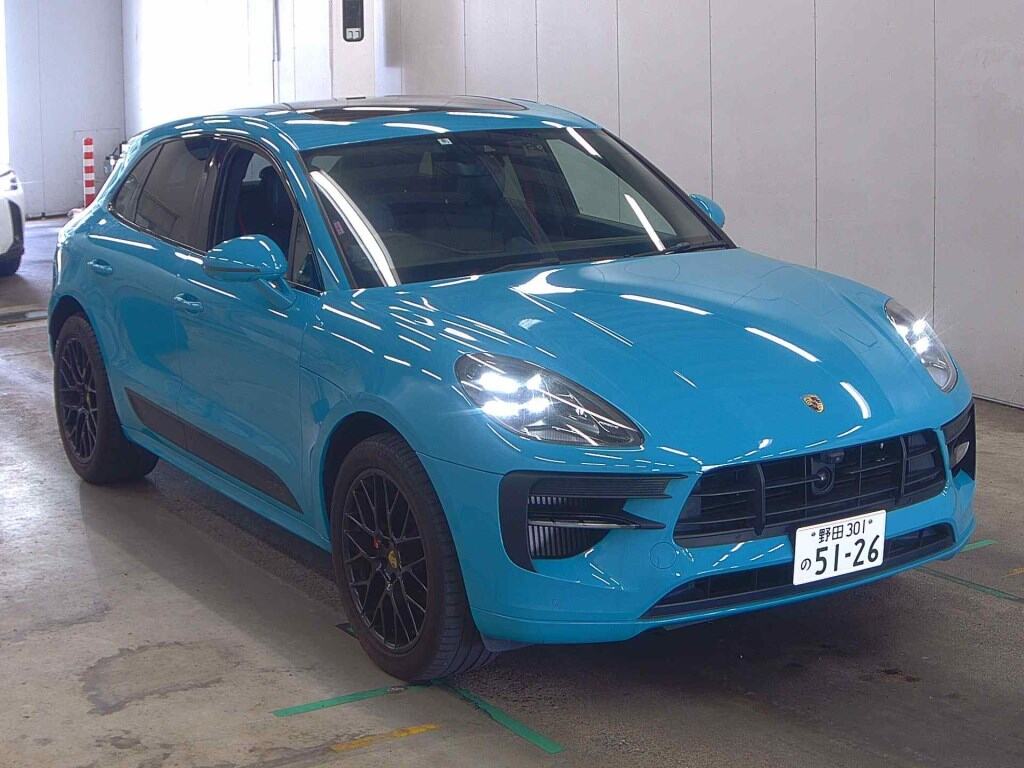 PORSCHE MACAN