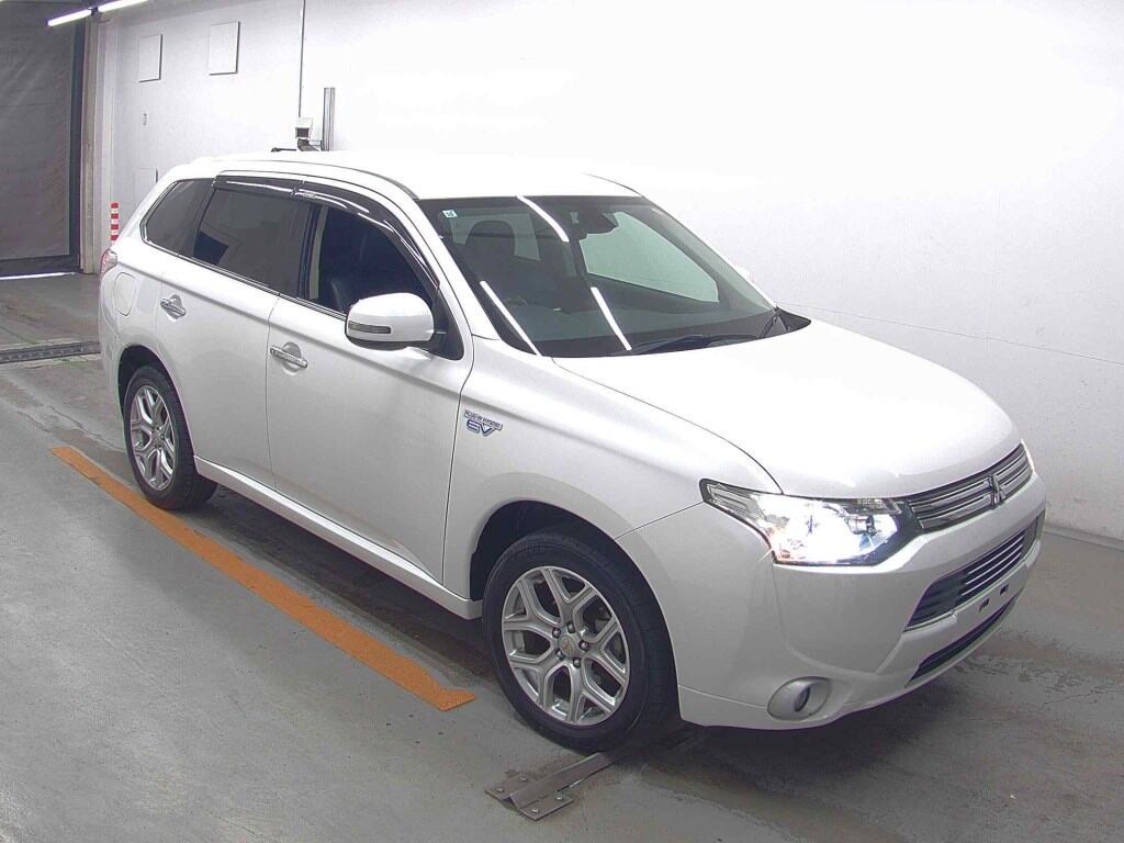 MITSUBISHI OUTLANDER PHEV