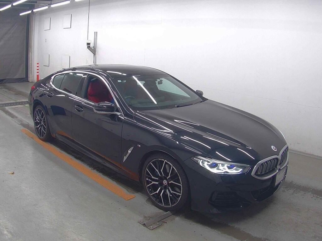 BMW 8 SERIES