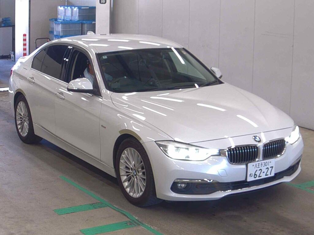 BMW 3 SERIES