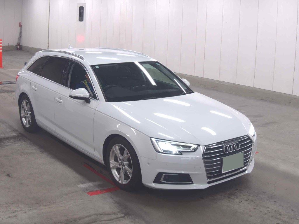 AUDI A4 AVANT