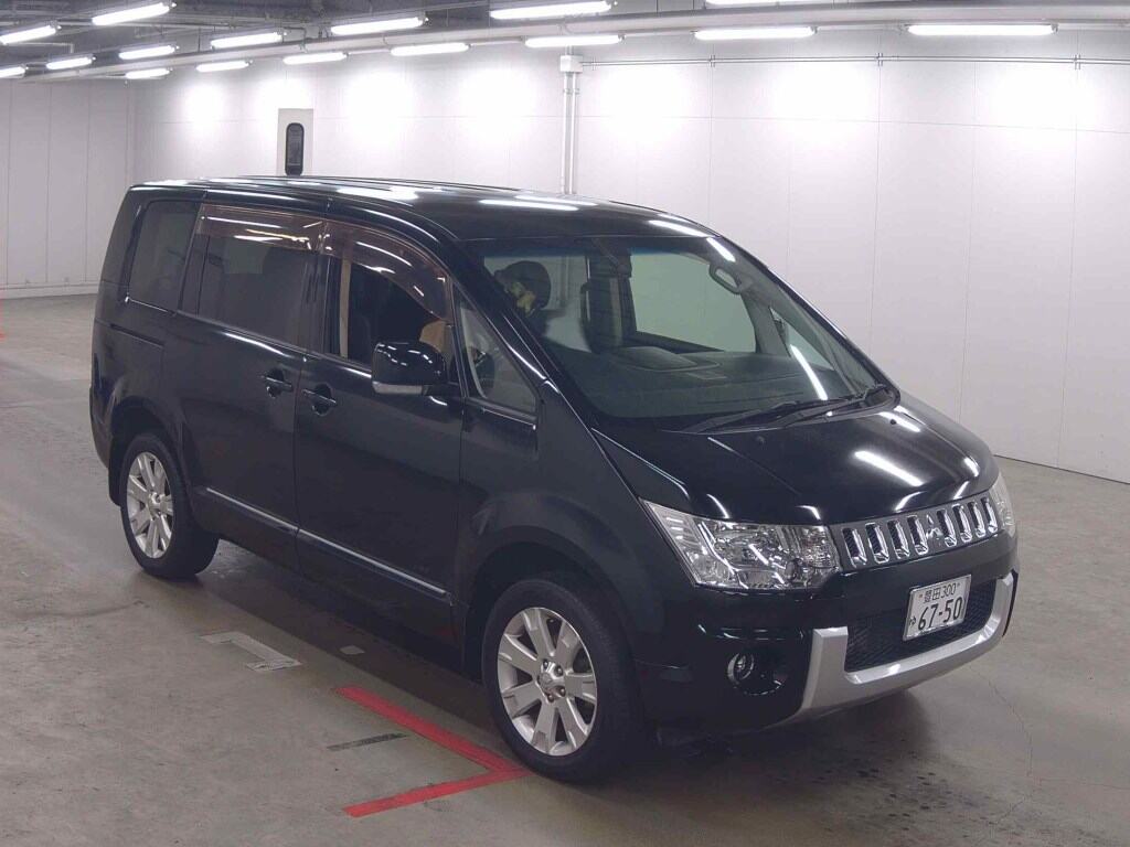 MITSUBISHI DELICA D:5