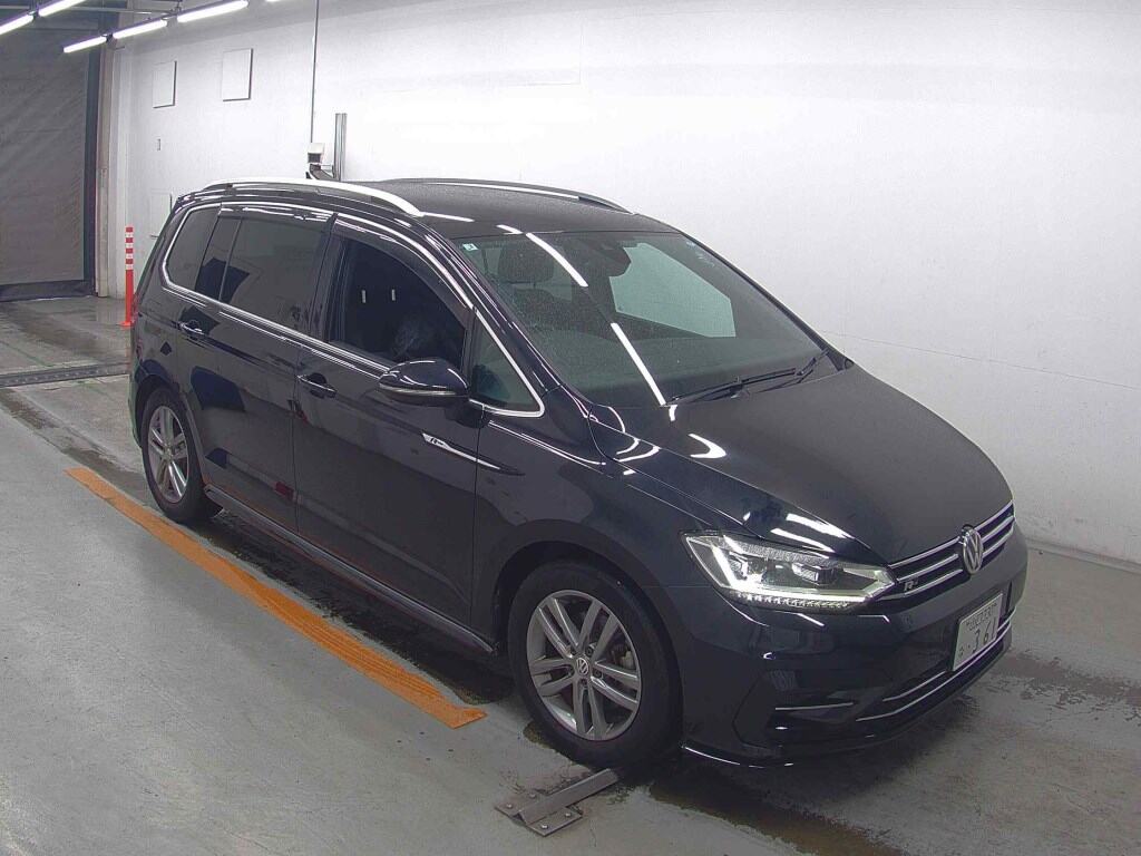 VOLKSWAGEN GOLF TOURAN