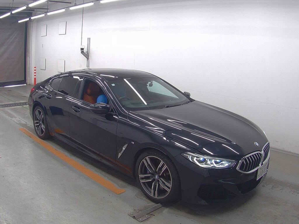 BMW 8 SERIES
