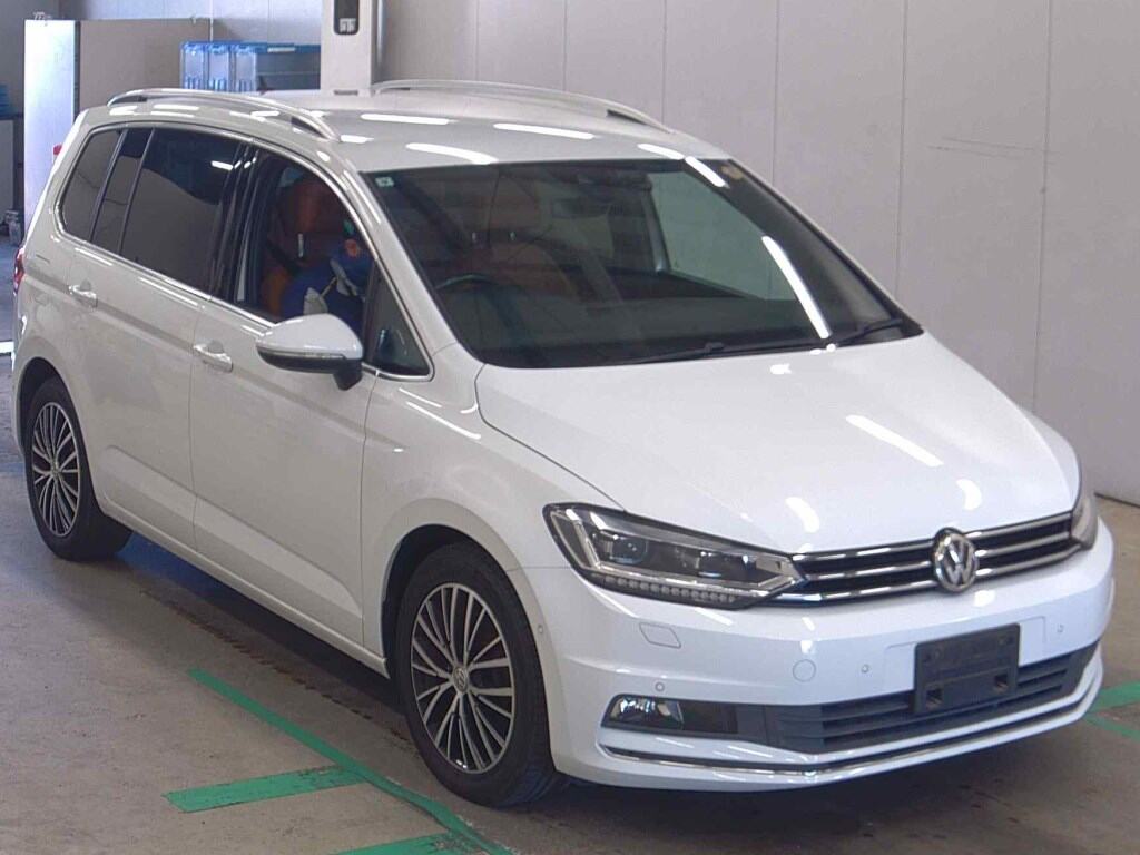 VOLKSWAGEN GOLF TOURAN