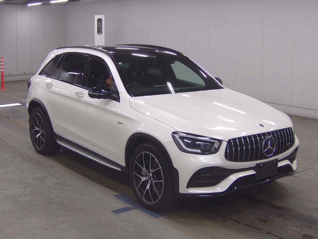 MERCEDES AMG GLC