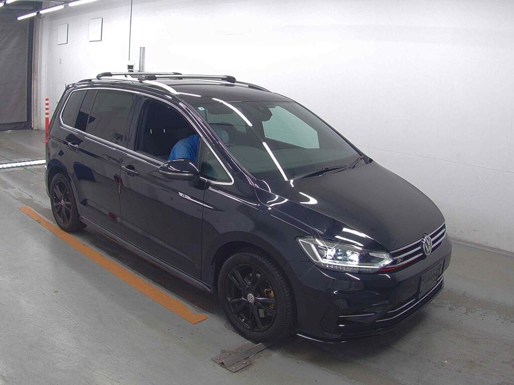 VOLKSWAGEN GOLF TOURAN