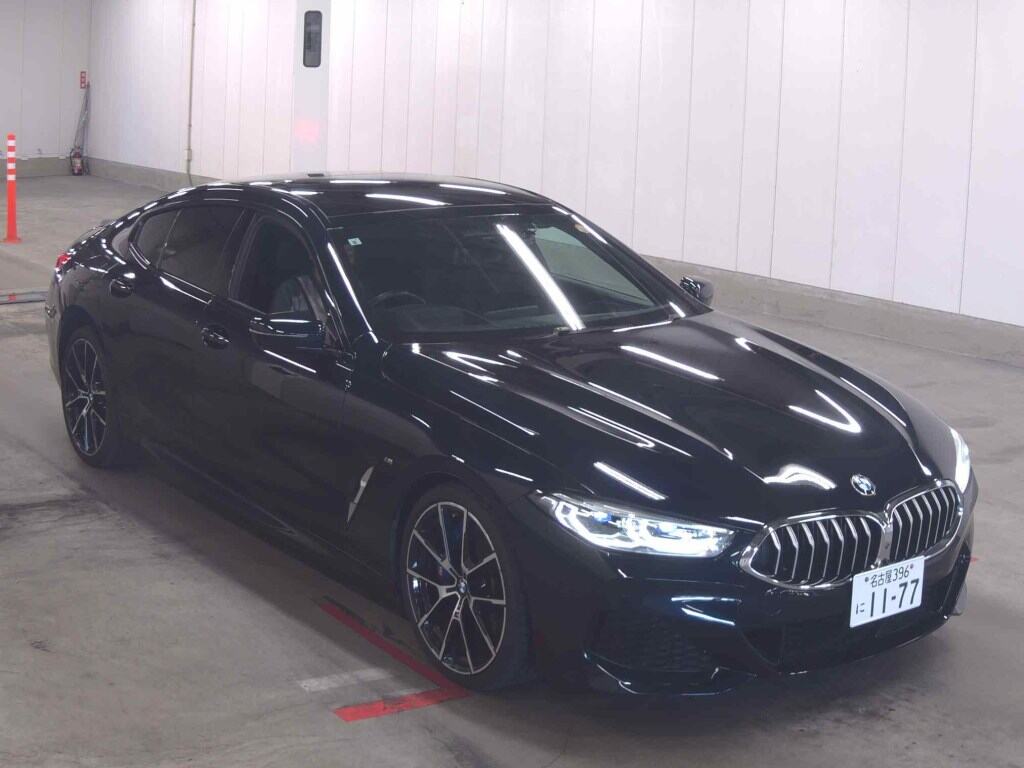 BMW 8 SERIES