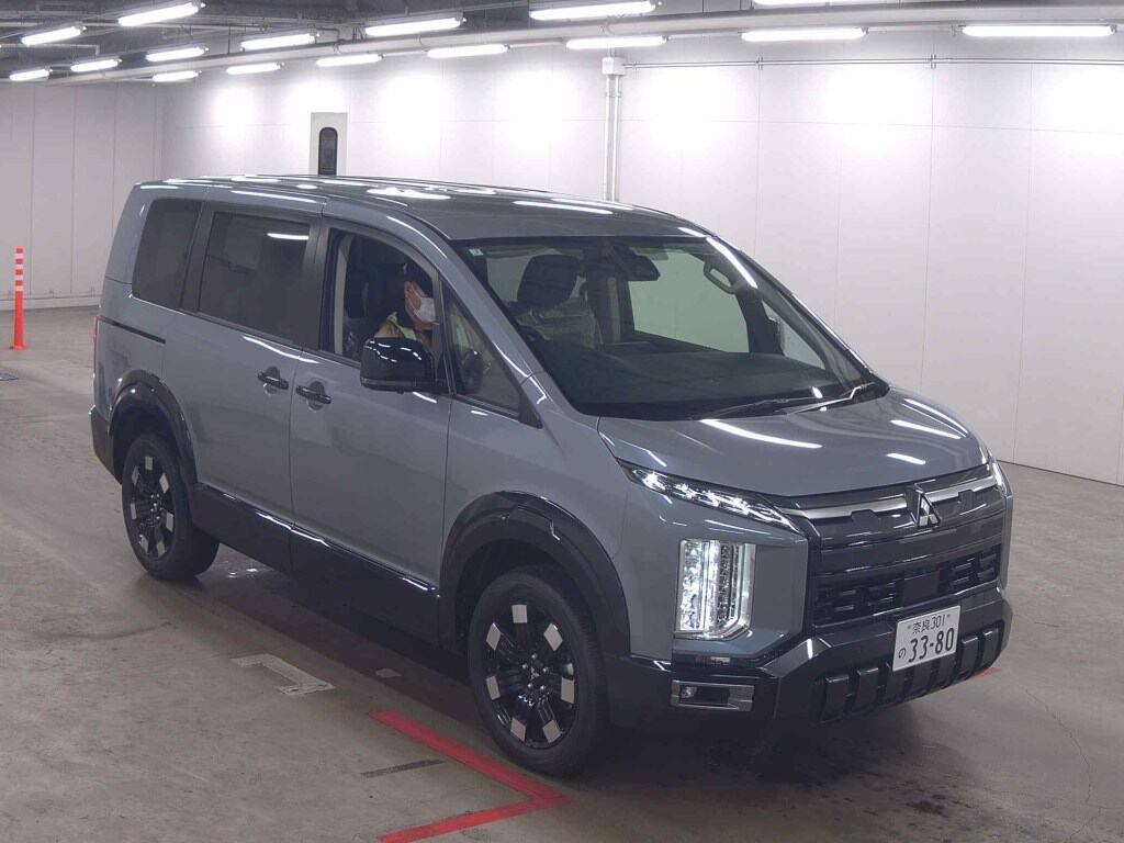 MITSUBISHI DELICA D:5