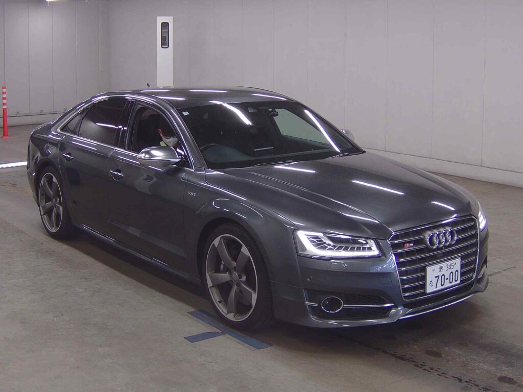 AUDI S8
