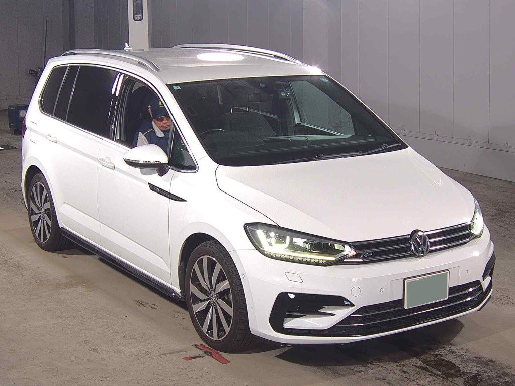 VOLKSWAGEN GOLF TOURAN
