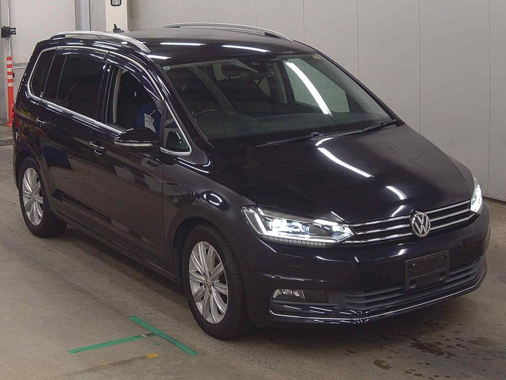 VOLKSWAGEN GOLF TOURAN