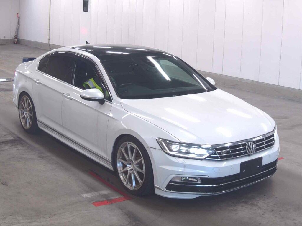 VOLKSWAGEN PASSAT