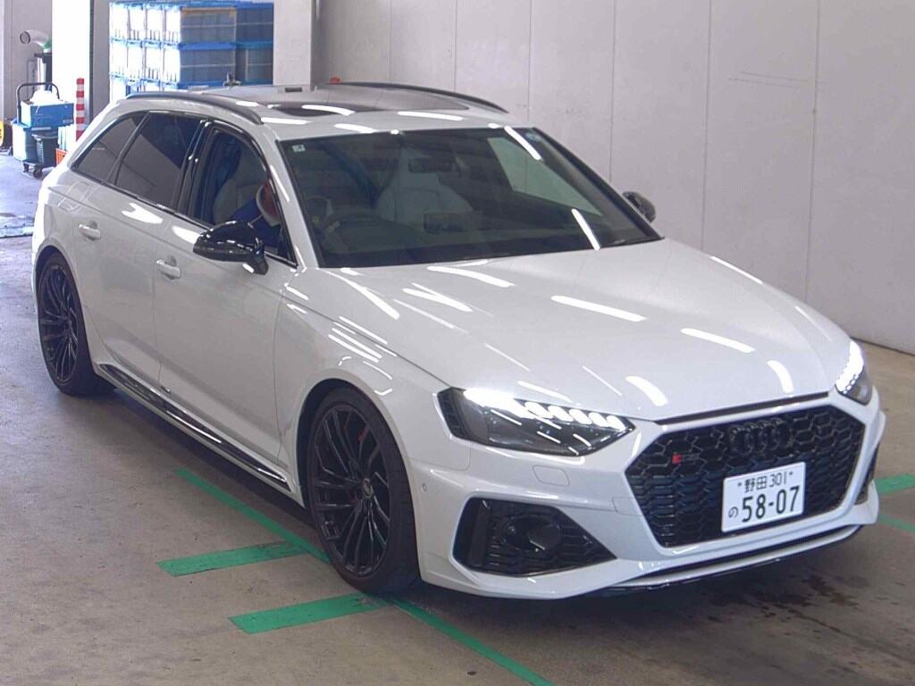 AUDI RS4 AVANT